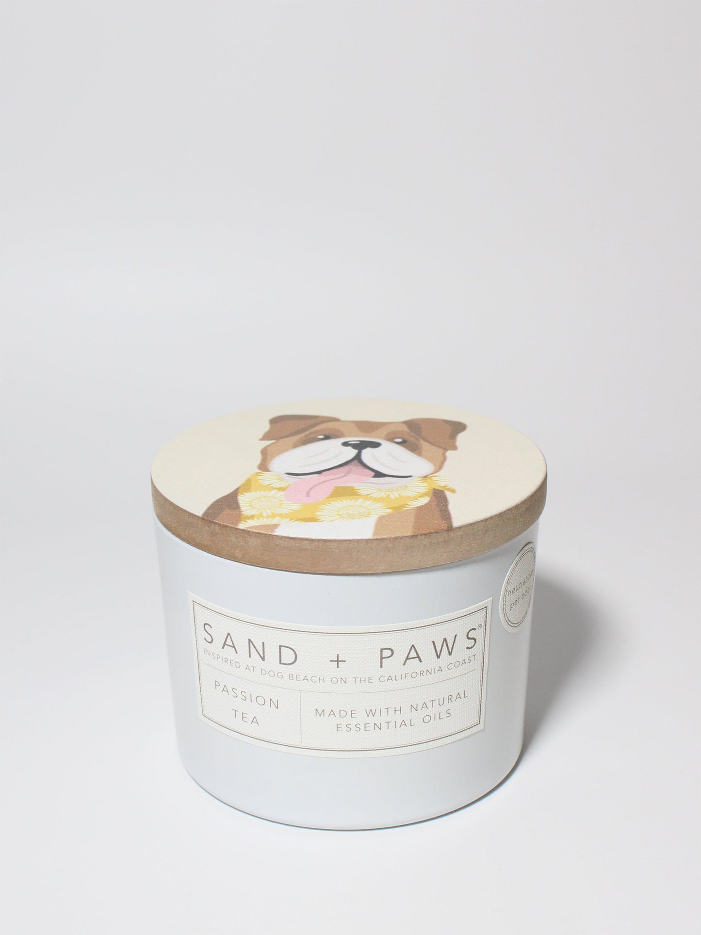 Sand + Paws Passion Tea 12 oz scented candle White vessel with Brown Dog Lid